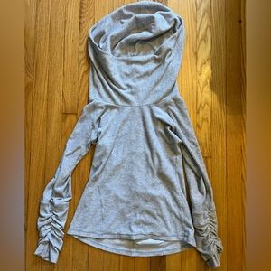 Kuhl light gray sweater sweatshirt women’s size small